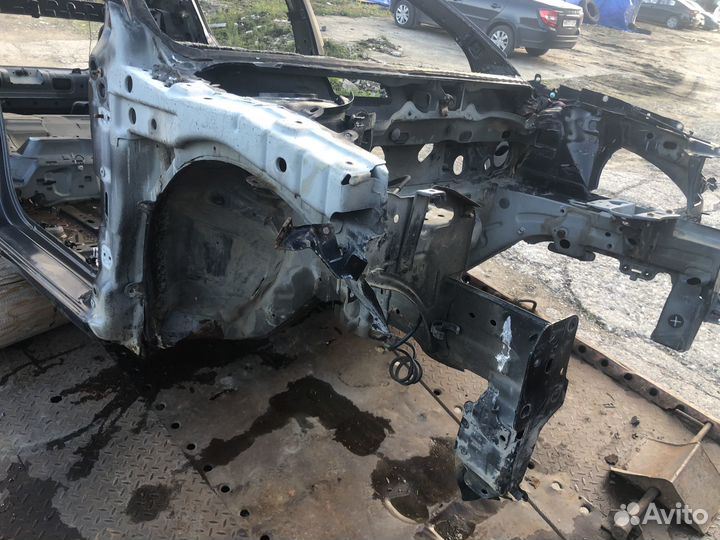 Четверть передняя правая Renault Megane 2 2006