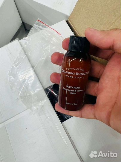 Крем для тела, шампунь для волос, гель для душа