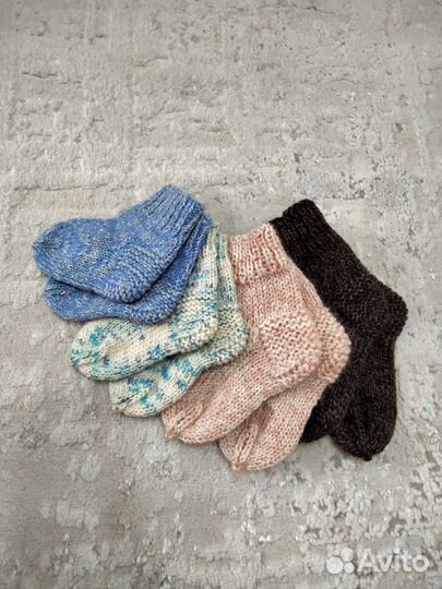 Новые вязаные детские носки