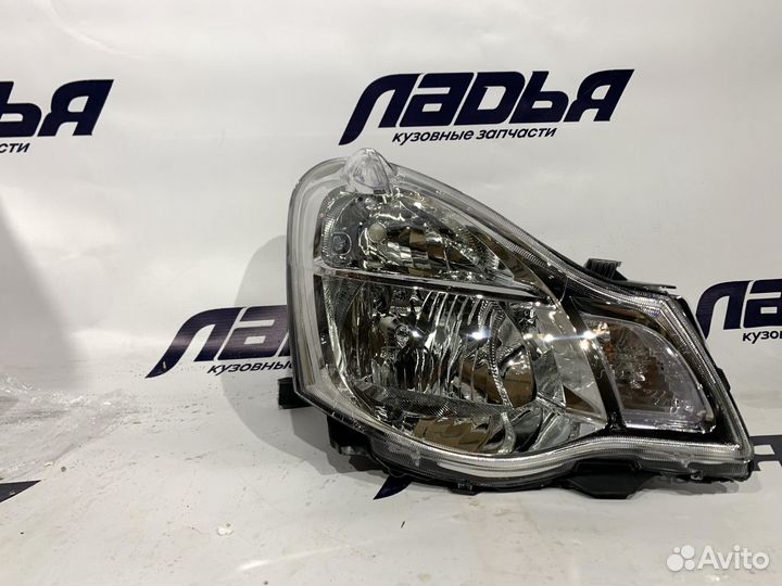 Фара Nissan Almera G15 (13) правая