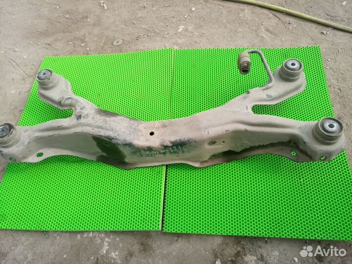 Подрамник задний траверса Opel Vectra B