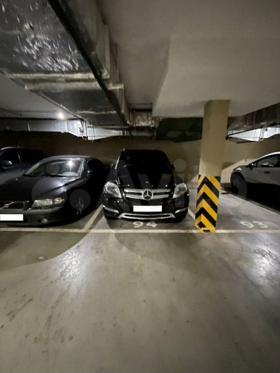 Машиноместо, 12 м²
