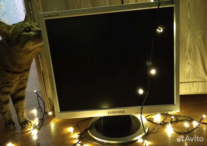 Монитор - Samsung SyncMaster 721n