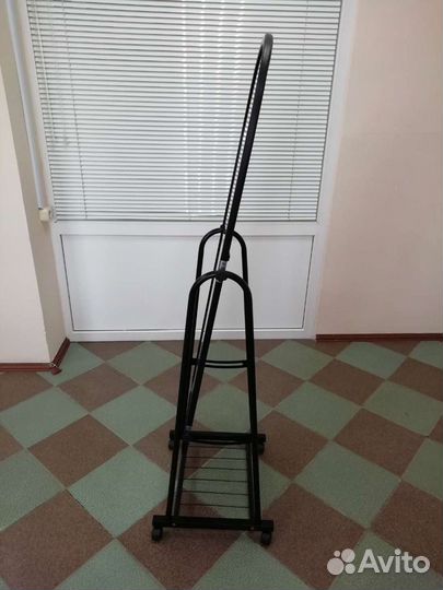 Зеркало напольное на колесах