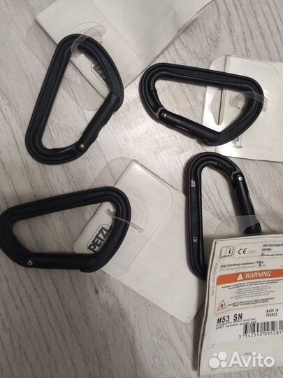 Карабин petzl