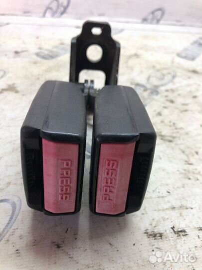 Замок ремня безопасности Peugeot 307