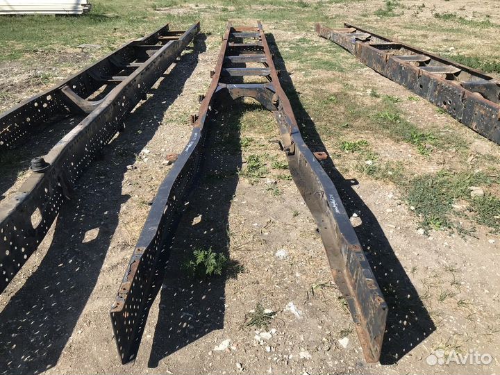 8136981 Рама с документами Iveco Stralis