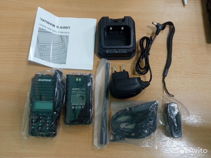 Рация Baofeng UV-9R plus с гарнитурой
