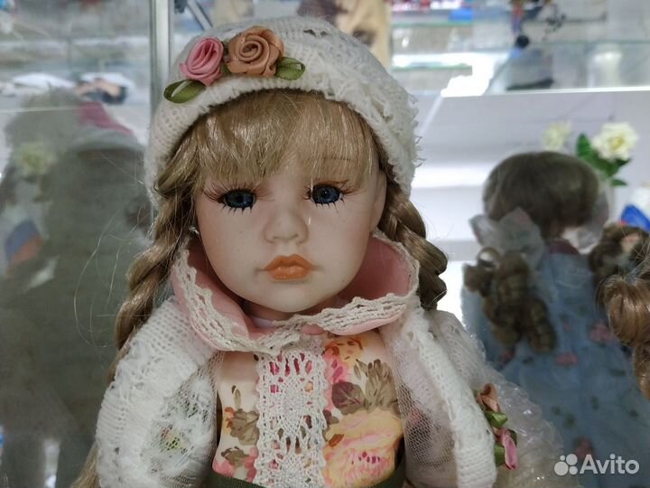 Кукла фарфоровая коллекционная