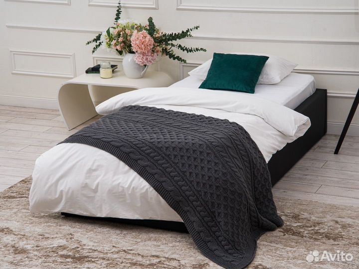 Кровать новая. цена за полный комплект