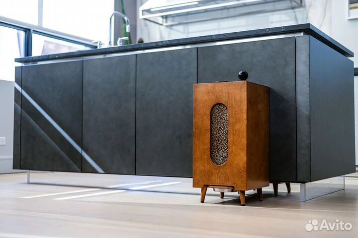 Диспенсер собачьего корма