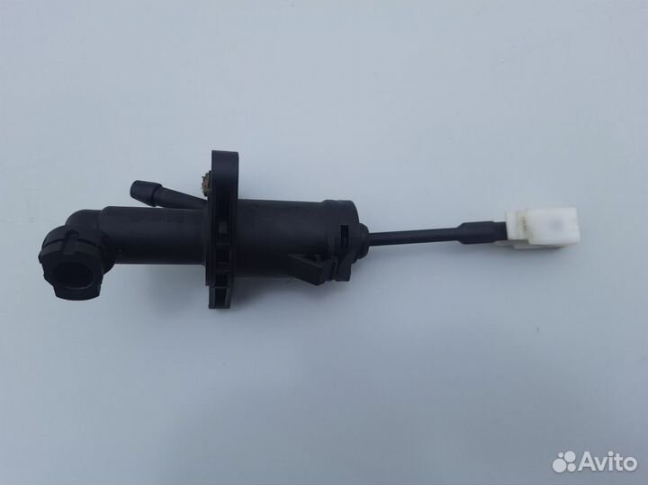 Цилиндр сцепления главный Skoda Fabia