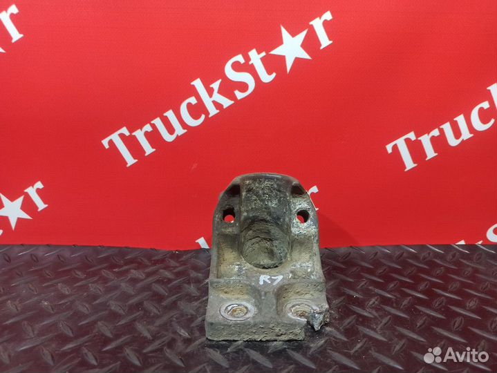 Кронштейн крыла заднего