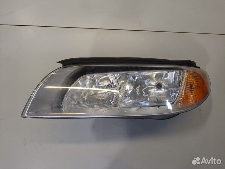 Фара (передняя) Volvo V70, 2008