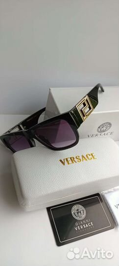 Солнцезащитные очки женские versace