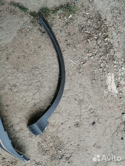 Накладка на крыло молдинг раф4