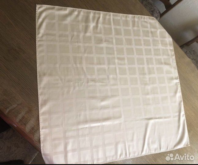 Скатерть большая праздничная и салфетки