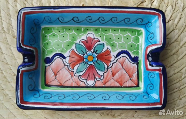 Пепельница из Мексики, цветочный рисунок