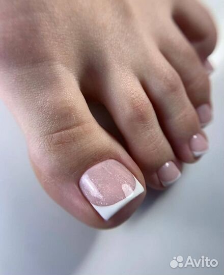 Маникюр и педикюр