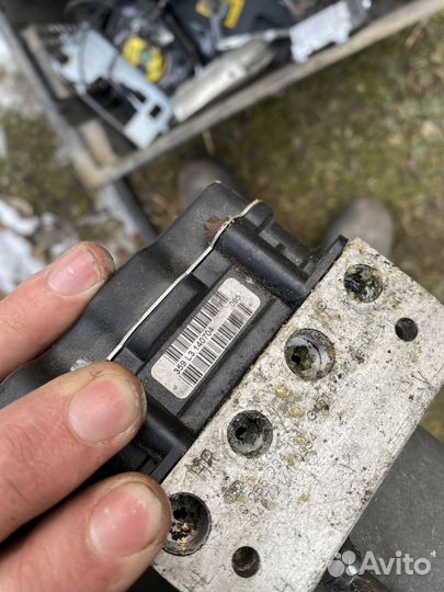 Блок abs bmw e60 530d