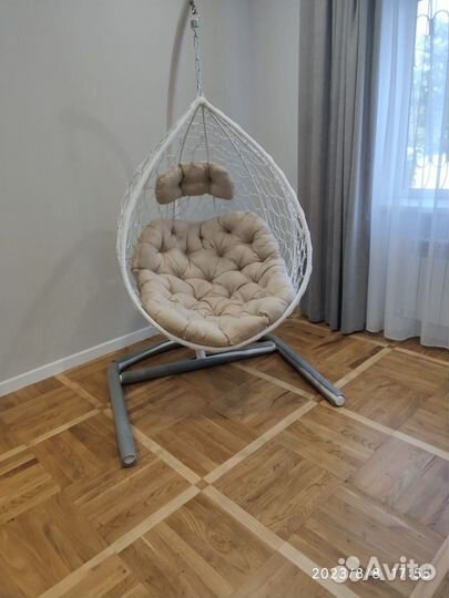 Плетеное подвестное кресло