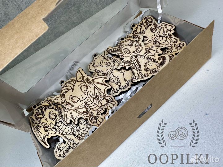 Новогодние игрушки на елку