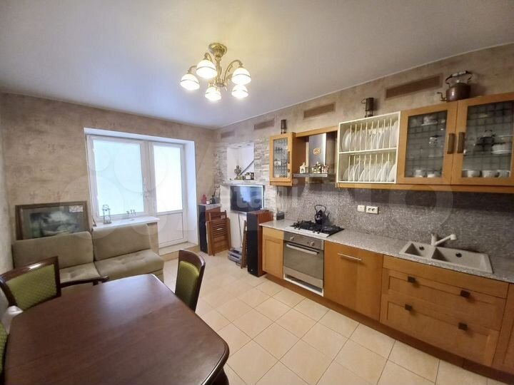 2-к. квартира, 77,2 м², 2/5 эт.