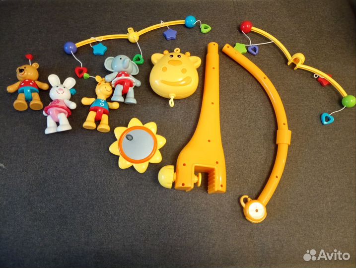 Мобиль на кроватку Жирафики