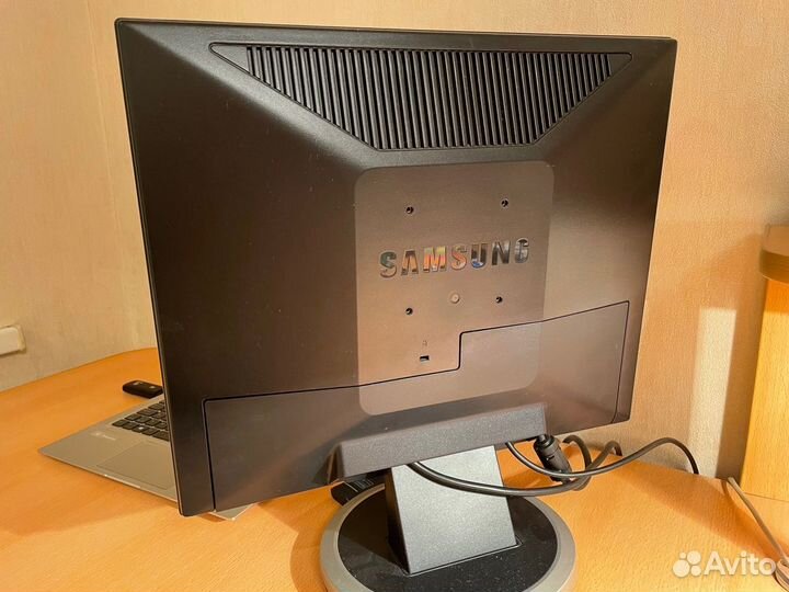 Монитор Samsung SyncMaster 19'' 1280x1024 hdmi