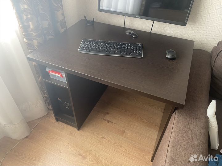 Стол компьютерный