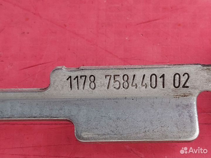 Кронштейн кислородного датчика BMW X6 E71 N63 B44