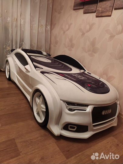 Кровать машинка