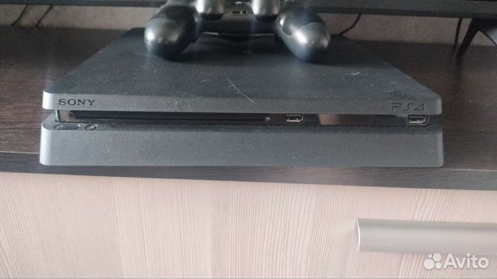 Sony PS4 slim 1tb