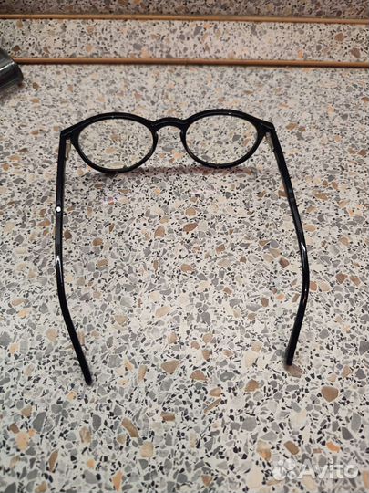 Очки для компьютера с футляром