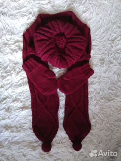 Комплект зимний берет+шарф+варежки ручной работы