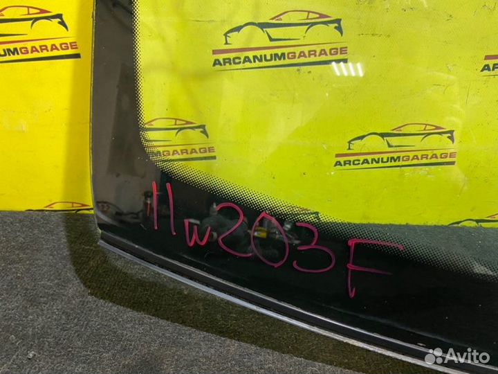 Стекло переднее Mercedes 203 W203 M272.960 2006