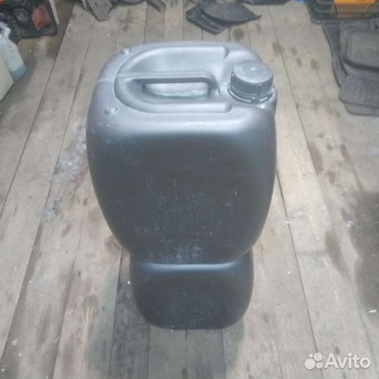 Канистры из под масла транмисионого
