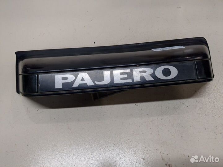 Подсветка номера Mitsubishi Pajero, 1993