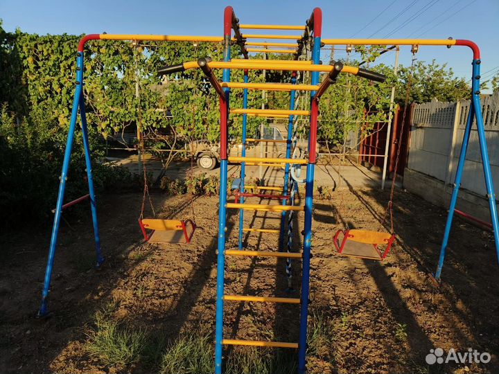 Детский уличный спорткомплекс 