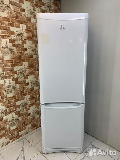 Холодильник Indesit бу no frost