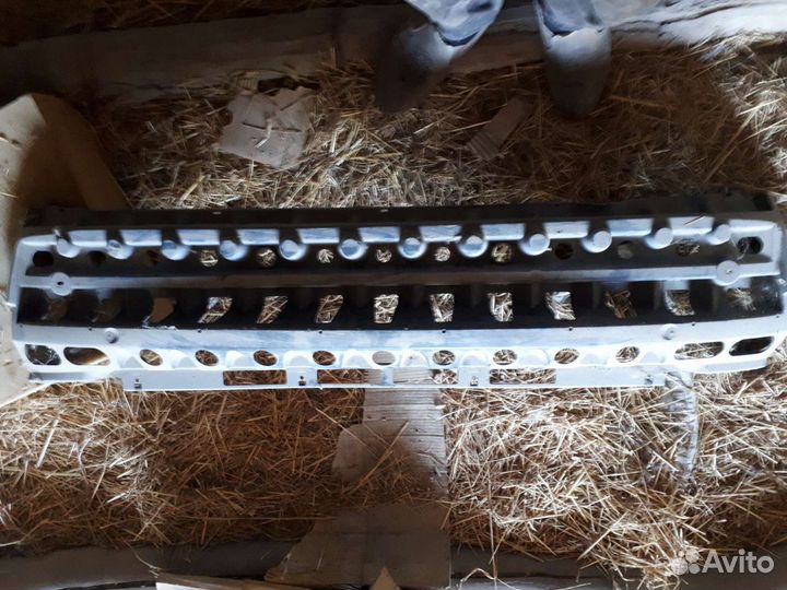 Задний бампер приору люкс с усилителям без дефекто