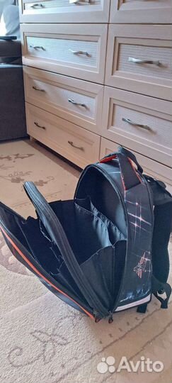 Ранец школьный для мальчика в отличном состоянии