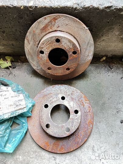 Диски тормозные задние Audi 100 44k