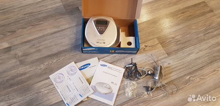 CD плеер Samsung MCD-SF75