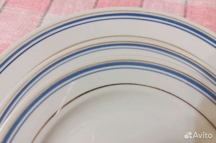 Корея. Чайно- столовый сервиз