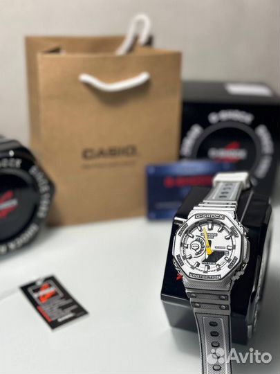 Часы Casio G-Shock GM-2100