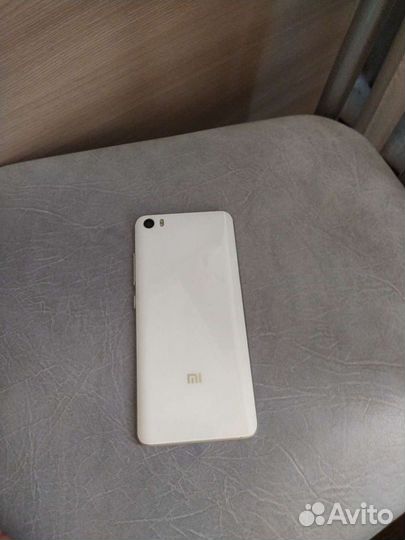 Xiaomi Mi 5, 3/64 ГБ