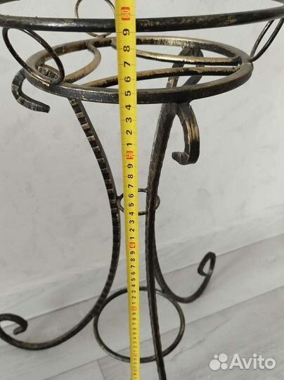 Подставка для цветов металлическая