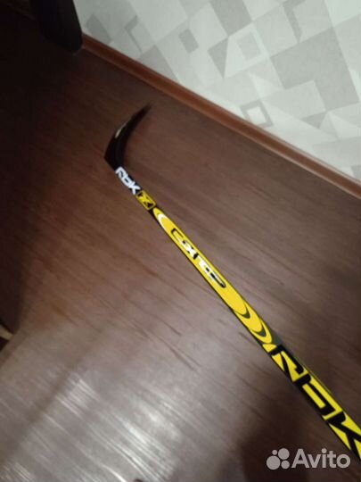 Клюшка хоккейная