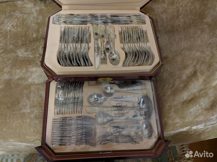 Набор столовой посуды SwissHome новый оригинальный